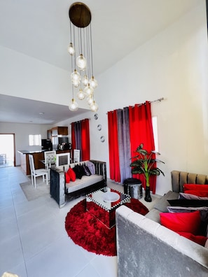 Smart-TV, Bücher, Stereoanlage