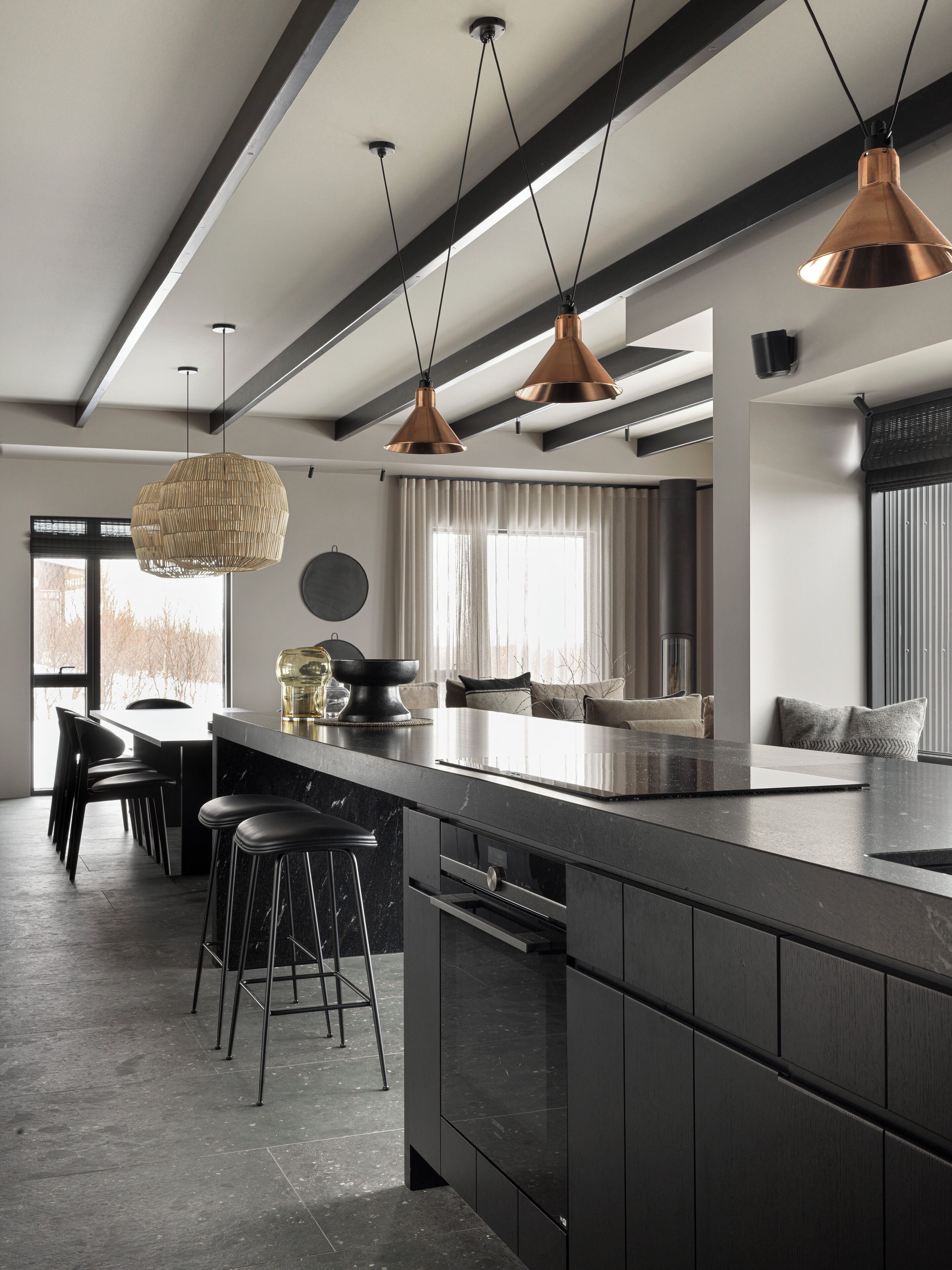 Frigorífico, horno, placa de cocina y lavavajillas