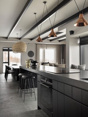 Kühlschrank, Ofen, Herdplatte, Geschirrspüler