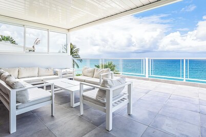 Stunning sea view villa 