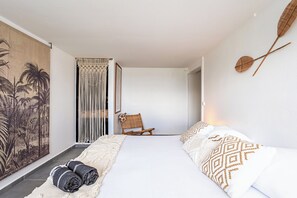 6 bedrooms, iron/ironing board, travel crib, free WiFi