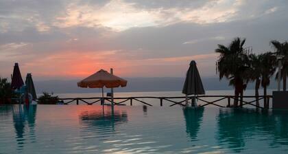 O Beach Hotel & Resort