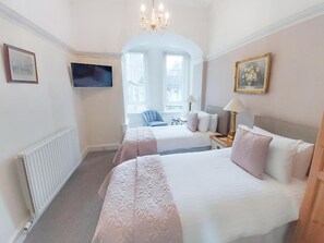 Iron/ironing board, free WiFi, bed sheets - The Elm House Hotel  (Hawick)