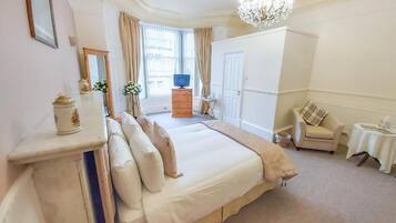 Iron/ironing board, free WiFi, bed sheets