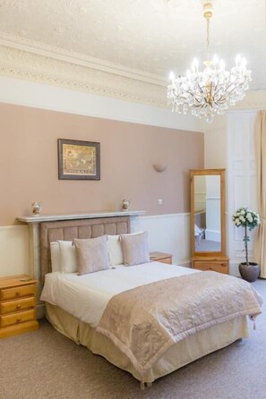 Basic Double Room | Seterika/papan seterika, Wi-fi percuma, cadar katil 