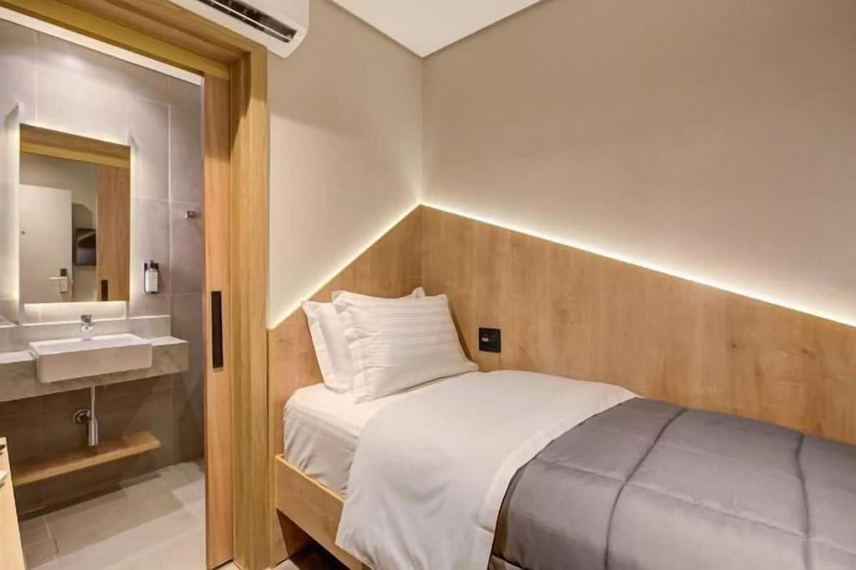 Desk, free WiFi, bed sheets