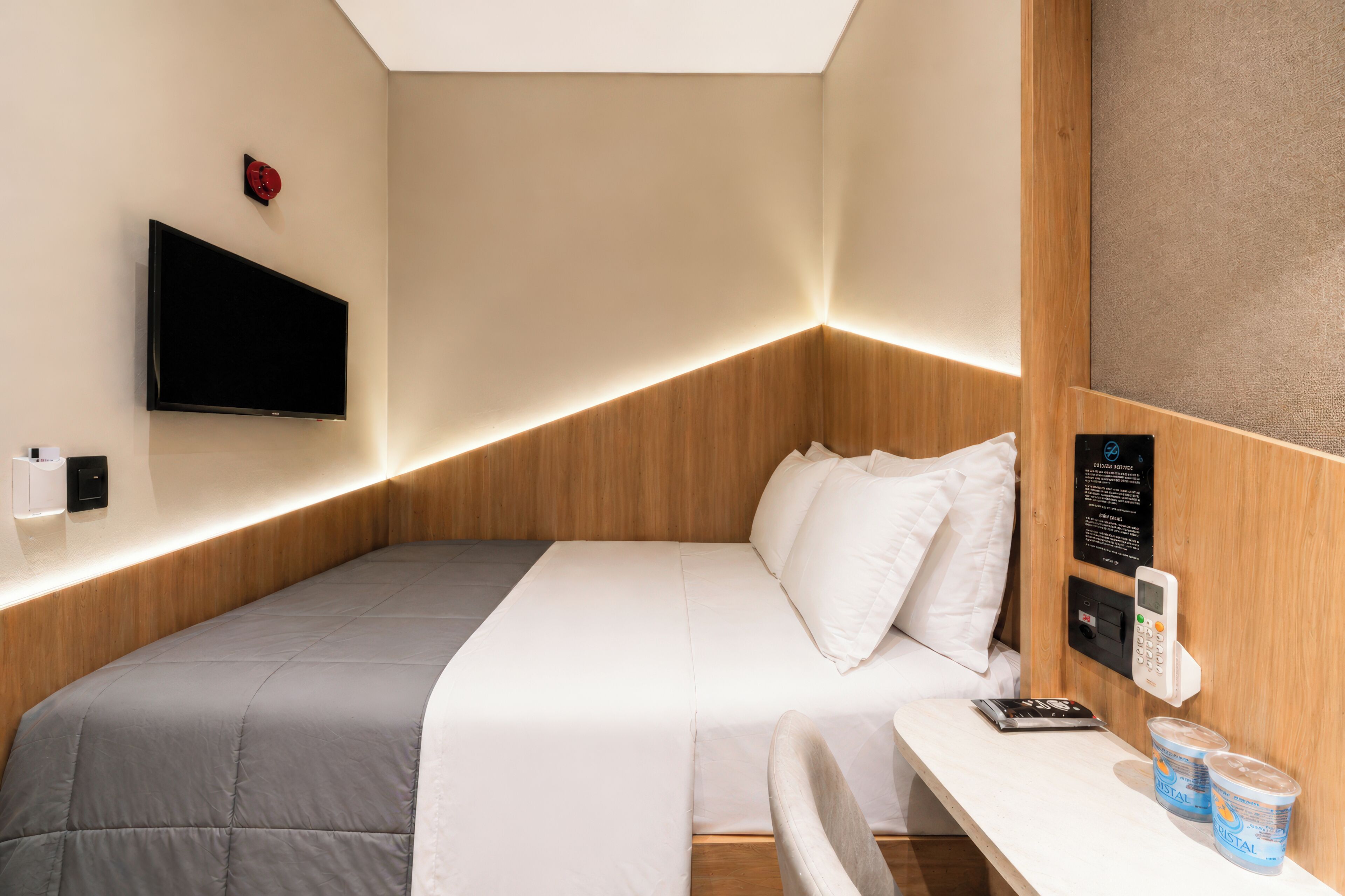Deluxe Double Room | Desk, free WiFi, bed sheets