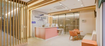 패스트 슬립 스위트 바이 슬라비에로 호텔스 데인트로 도 아에로포르토 구아룰류스 터미널 2, 데센바르케 오에스떼