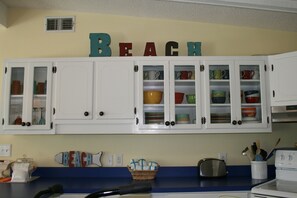 Interior - Wonderful Home! Pool with shaded outdoor living space! Walker's paradise! Dogs! (Pensacola Beach)