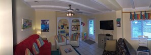 Smart TV - Wonderful Home! Pool with shaded outdoor living space! Walker's paradise! Dogs! (Pensacola Beach)