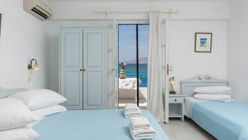 Standardværelse til 3 personer | Skrivebord, strygejern/strygebræt, gratis Wi-Fi, sengetøj