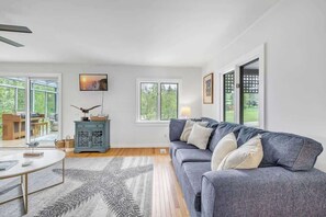 Unclassified image, 3 of 35, button