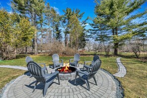 Property grounds - Downeast Maine Retreat: 4br w/ AC (Ellsworth)