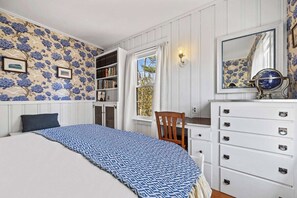 4 habitaciones, tabla de planchar con plancha, wifi y ropa de cama 