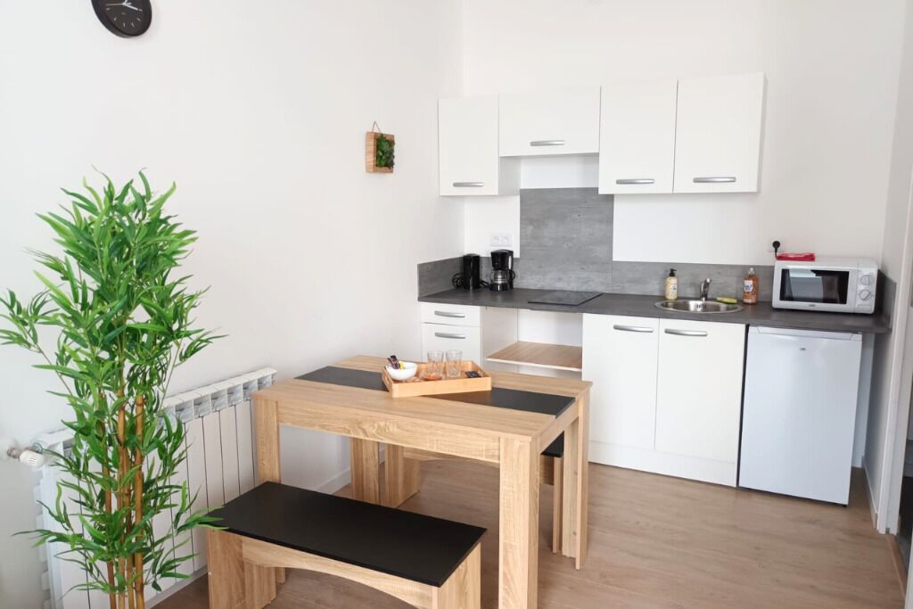 冰箱、炉灶、茶具/咖啡用具、烤面包机