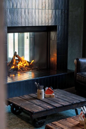 2 restaurants, spécialités Cuisine internationale