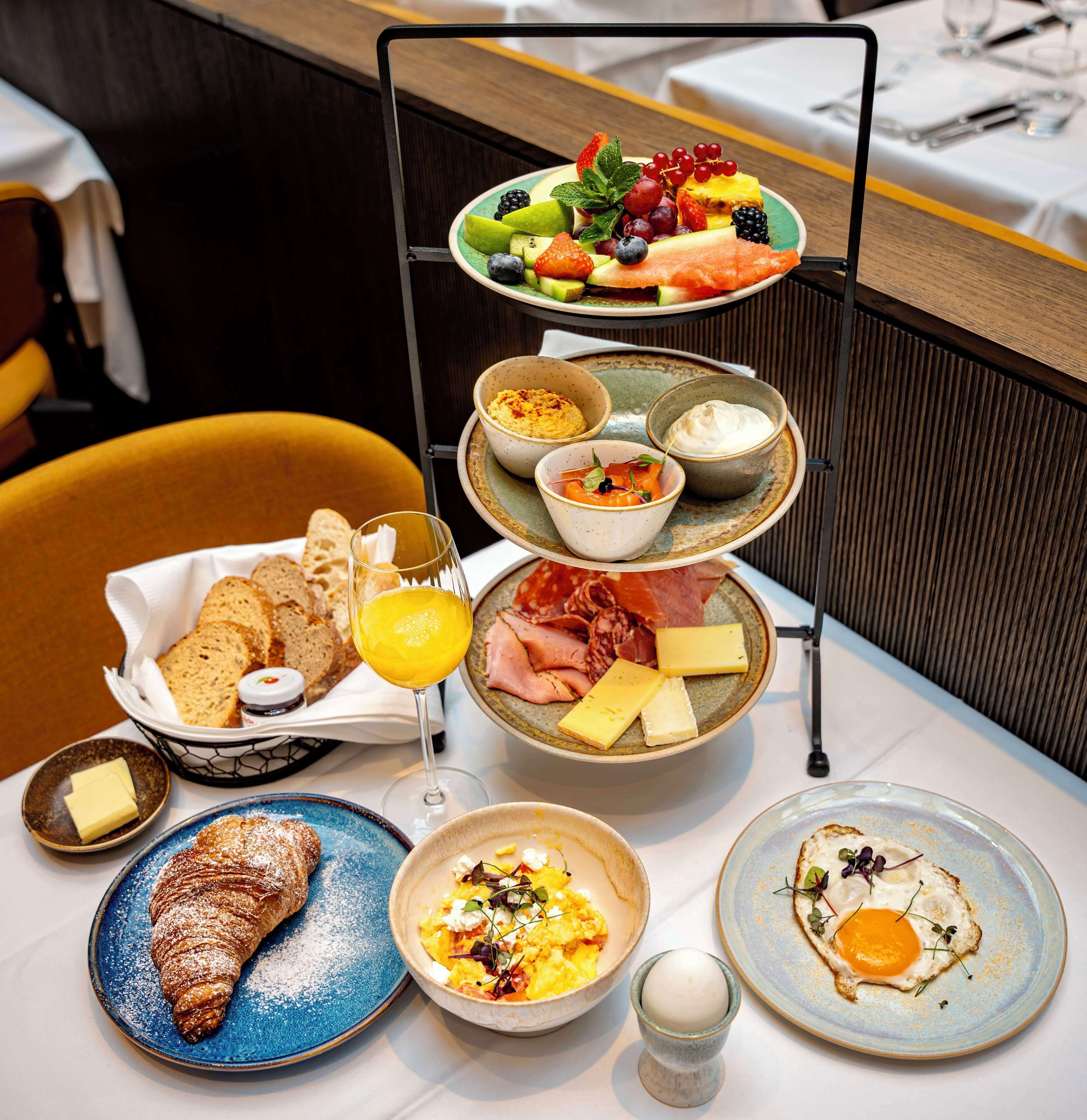 每日付費供應吃到飽早餐
