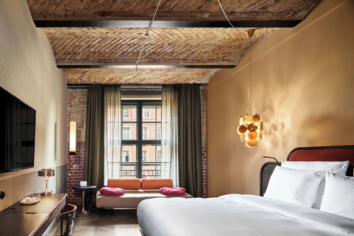 Room, City View (Cosy City) | Premium bedding, down comforters, pillowtop beds, minibar
