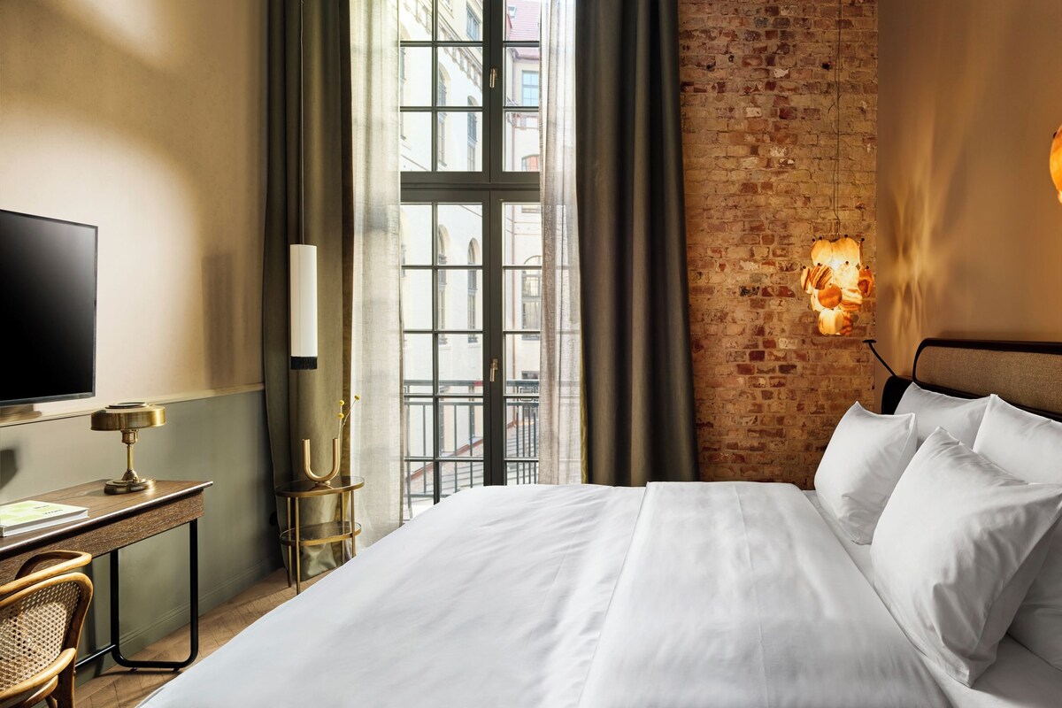 Room, Courtyard View (Cosy) | Premium bedding, down comforters, pillowtop beds, minibar