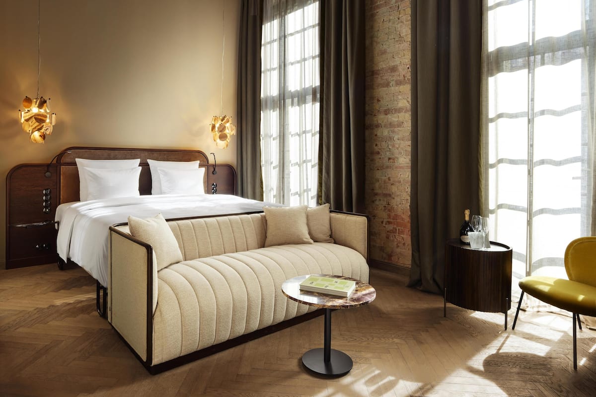 Room, Courtyard View (Roomy) | Premium bedding, down comforters, pillowtop beds, minibar