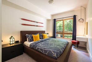 1 bedroom, desk, iron/ironing board, travel cot