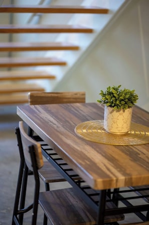 House (1 Bedroom) | Dining room