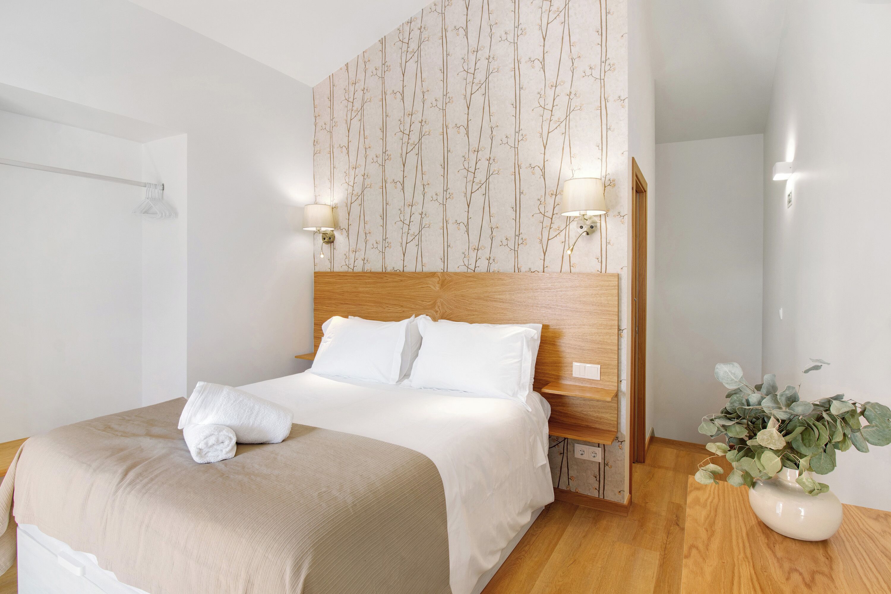 1 habitación, tabla de planchar con plancha, wifi gratis y ropa de cama 