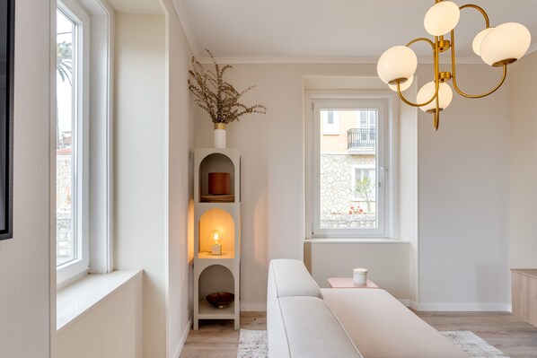 Smart TV, books - Luxury Estoril 3 bedroom Villa, 450m to the beach (Estoril)