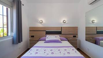 2 chambres, fer et planche à repasser, Wi-Fi gratuit, draps fournis