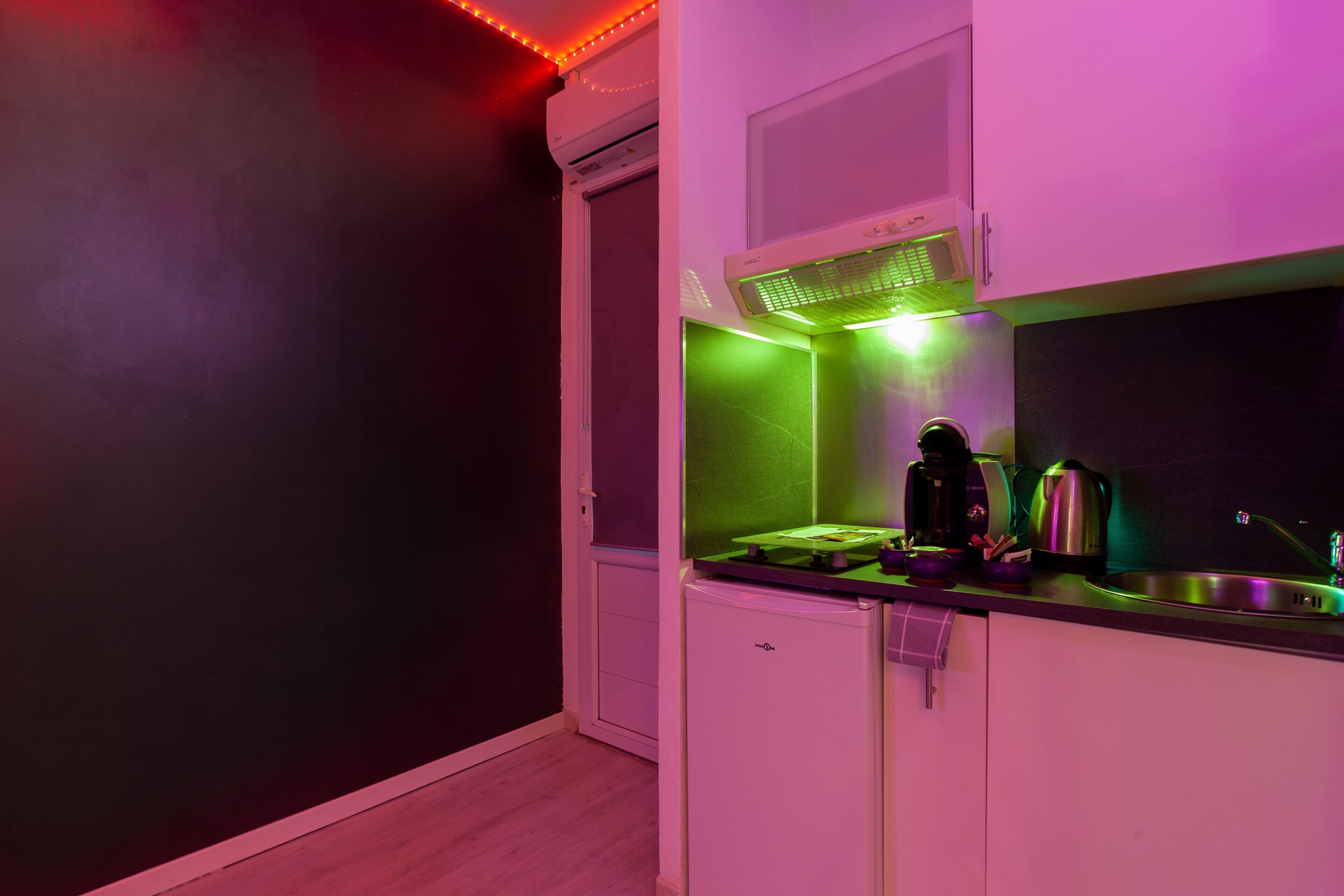 Fridge, microwave, stovetop, coffee/tea maker