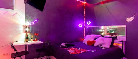1 bedroom, WiFi (free), bed sheets