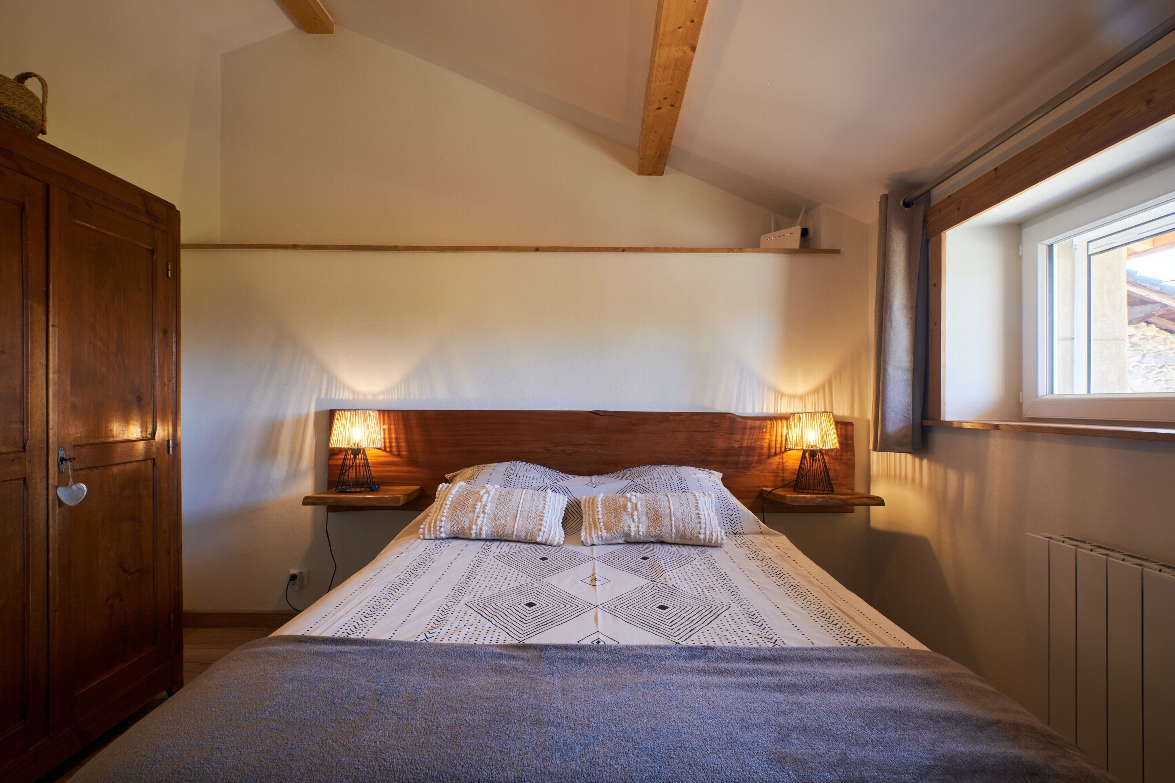 2 habitaciones, tabla de planchar con plancha y wifi gratis 