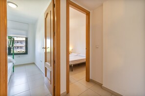 2 bedrooms, free WiFi, bed sheets - Holiday Apartment "Torredembarra" near Beach with Shared Pool & Wi-Fi (Torredembarra)