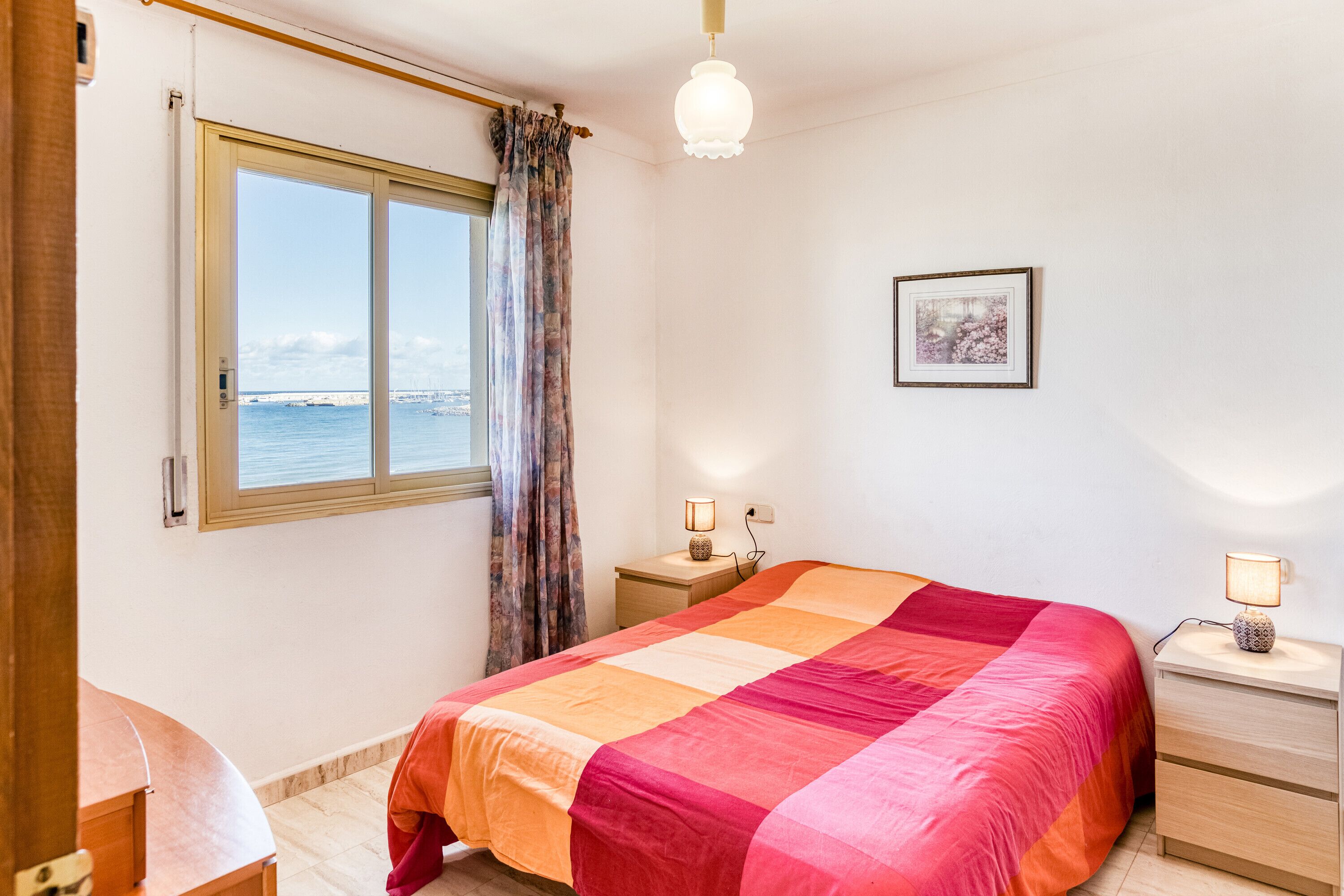 2 bedrooms, bed sheets