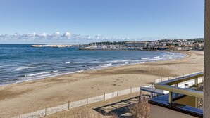 Nær stranden