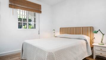 4 bedrooms, free WiFi, bed sheets