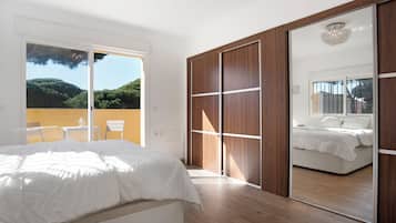 4 chambres, Wi-Fi gratuit, draps fournis