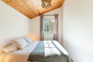 5 chambres, fer et planche à repasser, Wi-Fi gratuit, draps fournis