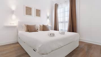 1 slaapkamer, een strijkplank/strijkijzer, gratis wifi, beddengoed