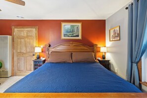 King size in the master bedroom! - Ride-In/Ride-Out ORV Access | Huge Trailer Parking | Family & Pet Friendly (St Helen)