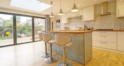 The Rock House - a family house that sleeps 8 guests in 3 bedrooms