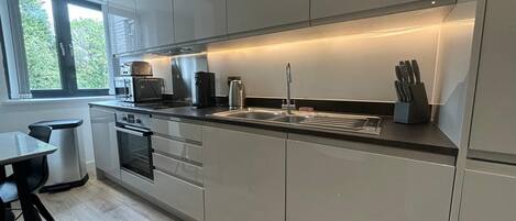 Fridge, microwave, oven, stovetop