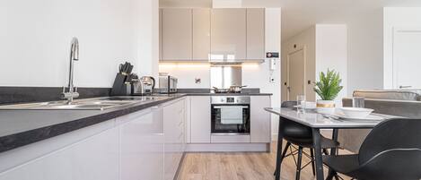 Fridge, microwave, oven, stovetop