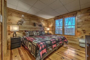 4 bedrooms, desk, iron/ironing board, free WiFi