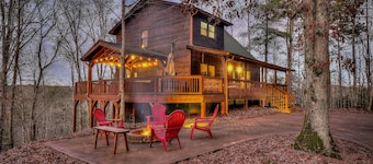 3 Kings, Hot tub, Pool Table, Community Pools and Amenities!