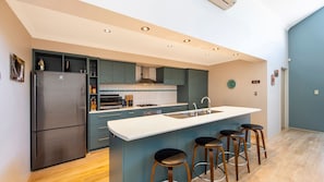 Fridge, microwave, oven, stovetop - Bussell Hideaway Haven (West Busselton)