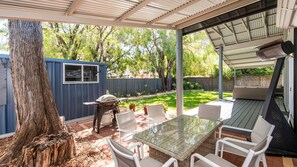 Outdoor dining - Bussell Hideaway Haven (West Busselton)