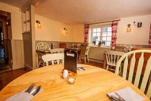 Restaurant - The White Lion (Ventnor)