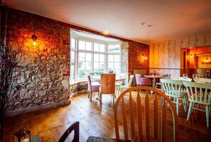 Restaurant - The White Lion (Ventnor)