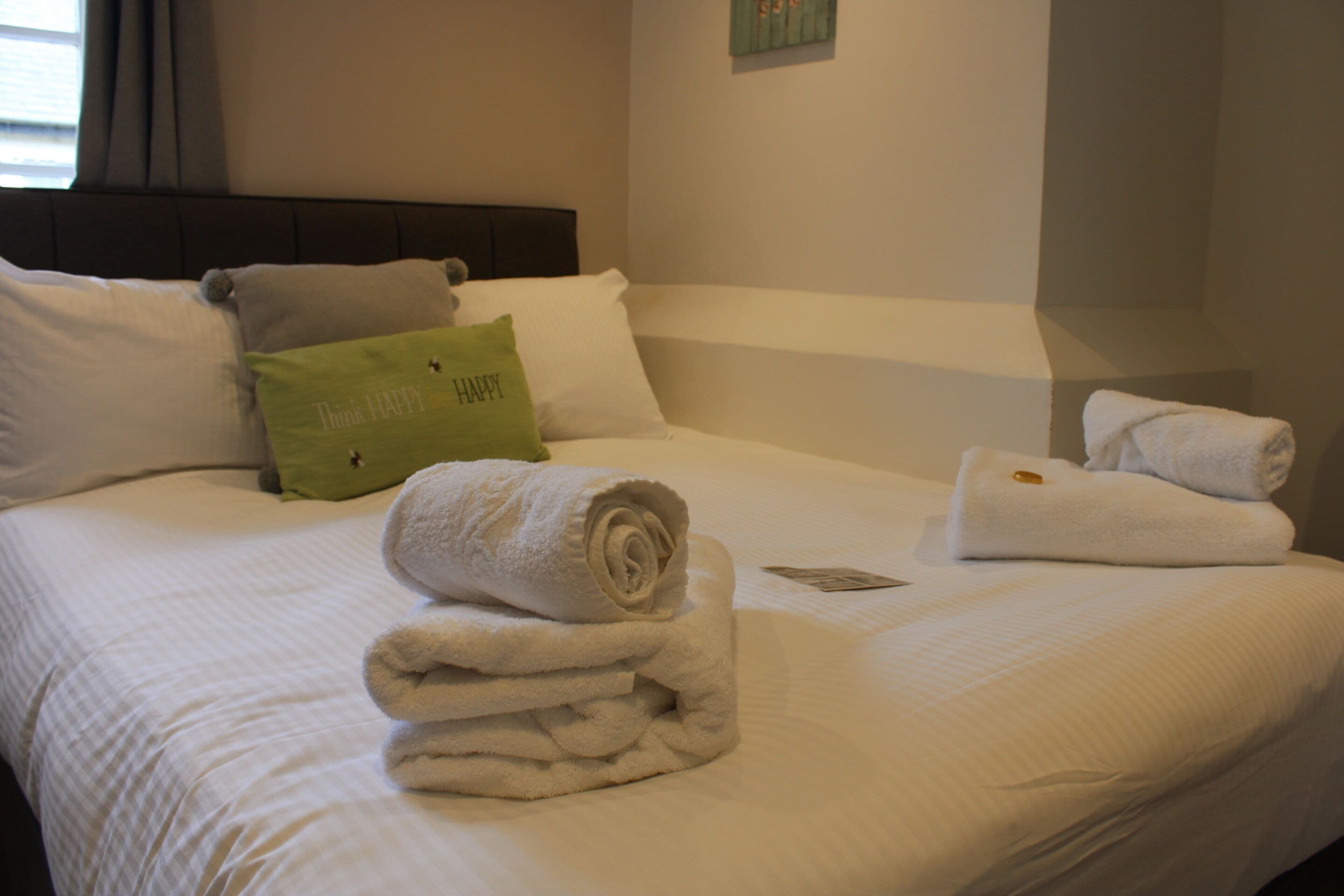 غرفة مزدوجة عادية - بحمام داخل الغرفة | حمام | مستلزمات مجانية للعناية الشخصية، مجففات شعر